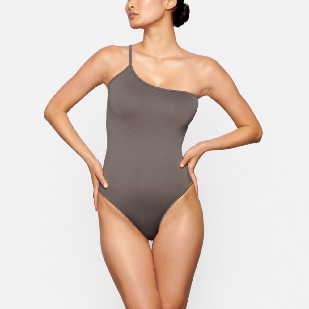 NWT -  Skims Essential One Shoulder Bodysuit in Smoke size 2X/3X